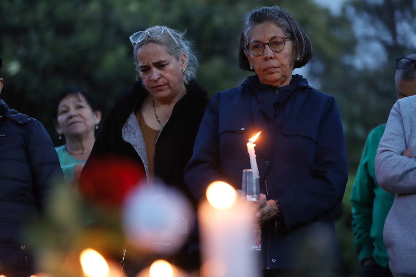 Velatón en Modelia por la salud de Miguel Uribe