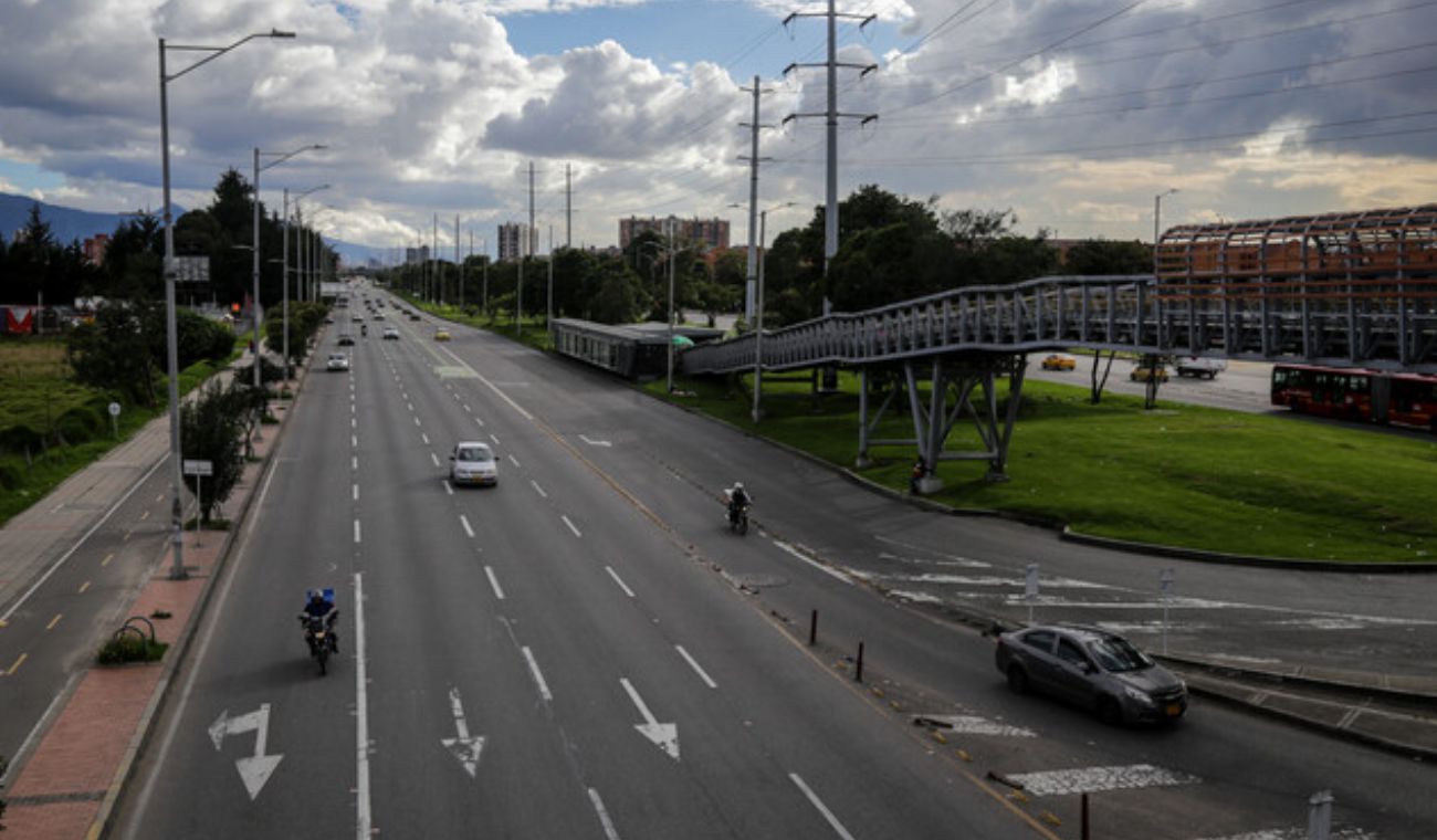 Juan Manuel Mariño, gerente de Concesionaria Ruta Bogotá Norte, detalla plan de ampliación de Autopista Norte en entrevista con La FM. Proyecto espera licencia ambiental de la ANLA para iniciar obras en enero de 2026