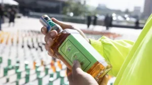 ¡Alerta en Bogotá! Incautan más de 4.000 botellas de licor adulterado en megaoperativo
