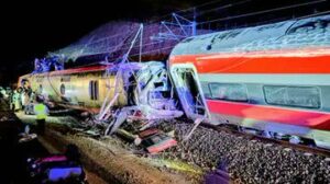 Descarrilamiento de dos trenes de alta velocidad en el sur de España deja al menos 21 muertos y más de 70 heridos