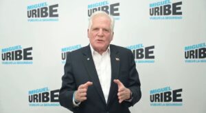 ¡BOMBA Política! Miguel Uribe Londoño Regresa a la Contienda Presidencial y Desata la Polémica con el Centro Democrático