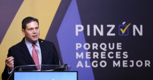 ¡Bomba Política! Pinzón Exige Desclasificar Computadores Farc y Pone a Cepeda en la Mira