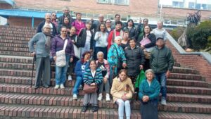 ¡INCREÍBLE! 47 Mayores de San Cristóbal DESAFÍAN la Edad y se Convierten en Expertos Digitales: ¡Su Historia te Conmoverá!