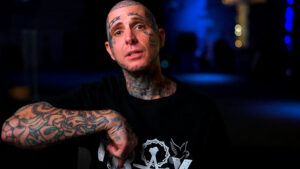 Gánster sentenciado a 40 años encuentra a Dios en la cárcel y afirma: «Él es la razón por la cual puedo andar con la cabeza en alto»