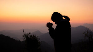 El Cordón de Tres Dobleces: La Identidad del Espíritu Santo en la Fe Cristiana