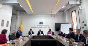 ¡Alivio INMEDIATO! Gobierno y Bancos Lanzan ‘Abrigo’ para RESCATAR a Millones de Familias Tras las Lluvias