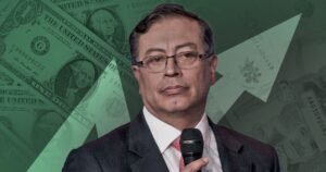 Gustavo Petro se refirió a la caída en el precio del dólar: “Nos abarata la deuda externa pero nos encarece las exportaciones”