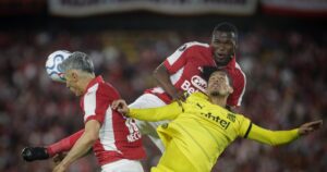 ¡La Prensa Uruguaya ESTALLA tras el Empate con Santa Fe: ¿Robo o Justicia en El Campín?!