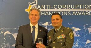 ¡Impactante! Exjefe Anticorrupción Expulsado de Maestría en EE.UU. y Denuncia Persecución Internacional