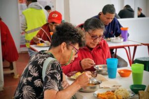 ¡Impactante! El Comedor Moraci Transforma Vidas: 300 Personas Vulnerables Reciben Nutrición y Esperanza en Chapinero