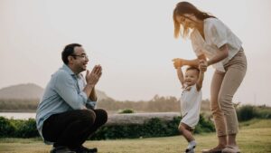 Cuando la gracia gobierna el hogar, la familia deja de sobrevivir y empieza a vivir