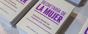 Cuando la Secretaría asume un caso, una abogada representa a la mujer ante la justicia
