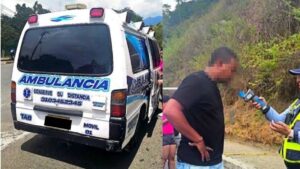 Conductor de ambulancia fue sorprendido alicorado en Cali: llevaba una familia de paseo a Pance