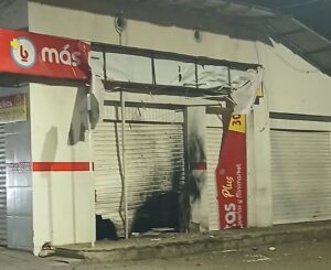 Explosión en Hobo: El Terror de las Disidencias Azota al Comercio Huilense