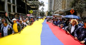 ¡Colombia en las Calles! La Megaprotesta que Sacude al Gobierno